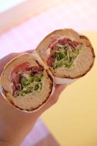 Bánh mì Deli tại Dutch Crunch Tiger Bread ở Sài Gòn