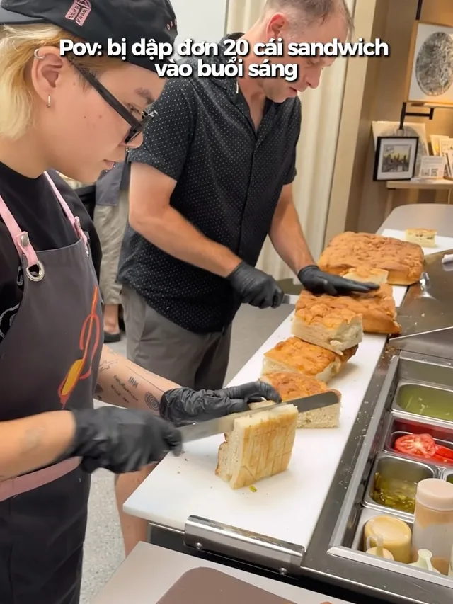 Cùng giải quyết 20 CÁI SANDWICH trong 30 phút với team nhá!