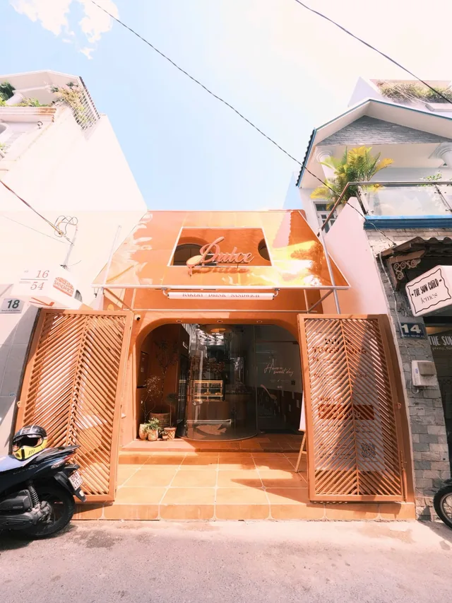 RECAP SOFT OPENING DULCE THẢO ĐIỀN ✨ Một diện mạo không gian hoàn toàn mới của tụi mình đã chính thức ra mắt. Có rất…